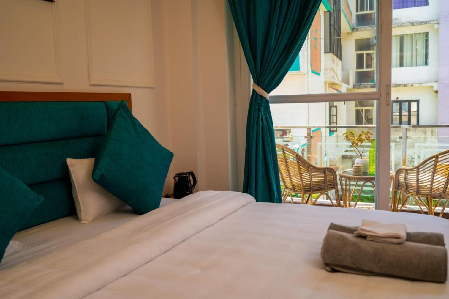 Hotel The Moksham Rishikesh Ngoại thất bức ảnh